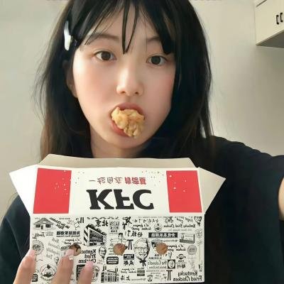 触碰的双手
